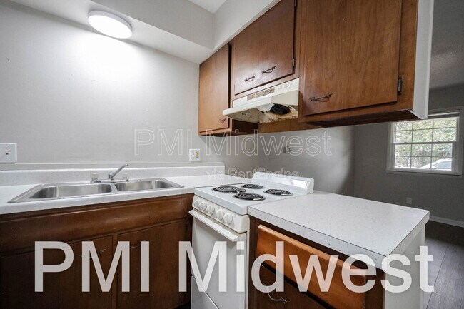 323 E 8th St unit B, Marion, IN 46953 - photo 6