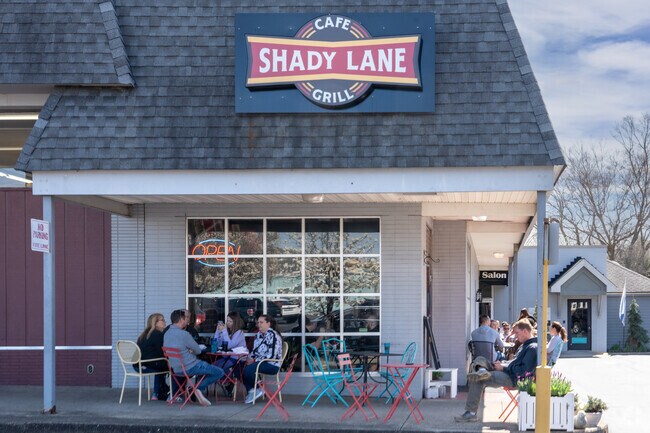 Enjoy the outdoor atmosphere at Shady Lane Cafe in Windy Hills.