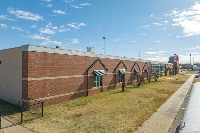 West Memphis Christian School has a 7-1 student-teacher ratio.