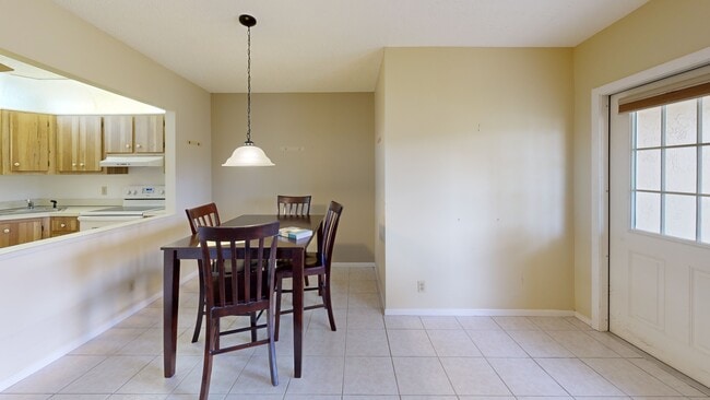 209 Pine Hov Cir unit A-2, Greenacres, FL 33463 - photo 2