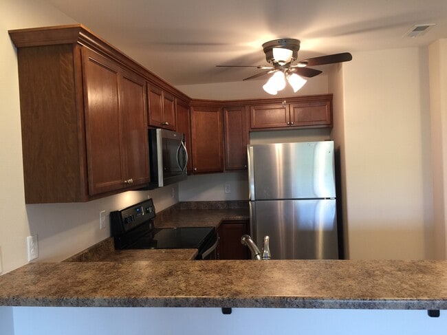 1902 Wrigley St unit 1904, Ely, IA 52227 - photo 3