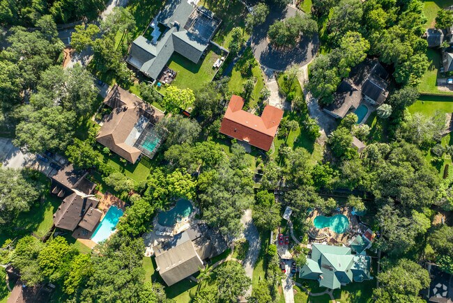 The Trails is in Ormond Beach Florida and provides a beautiful enviroment for suburban living.