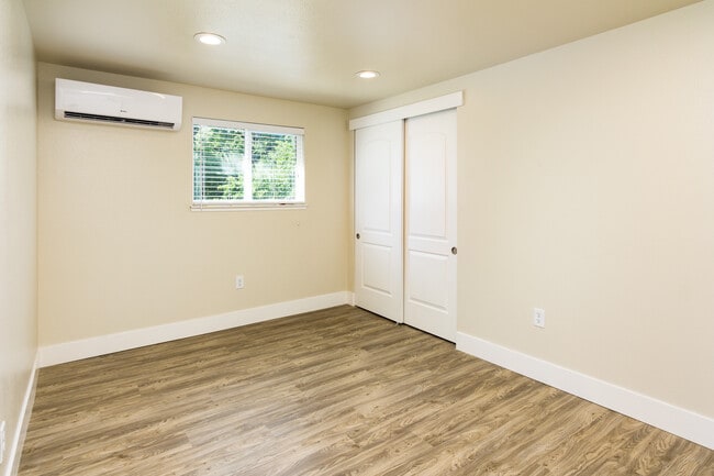 719 Chestnut St, Chico, CA 95928 - photo 7