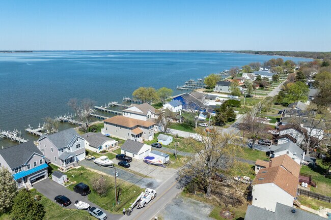 When you live in Grasonville you have waterfront views.