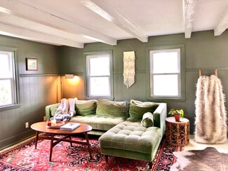 335 Bath Rd, Wiscasset, ME 04578