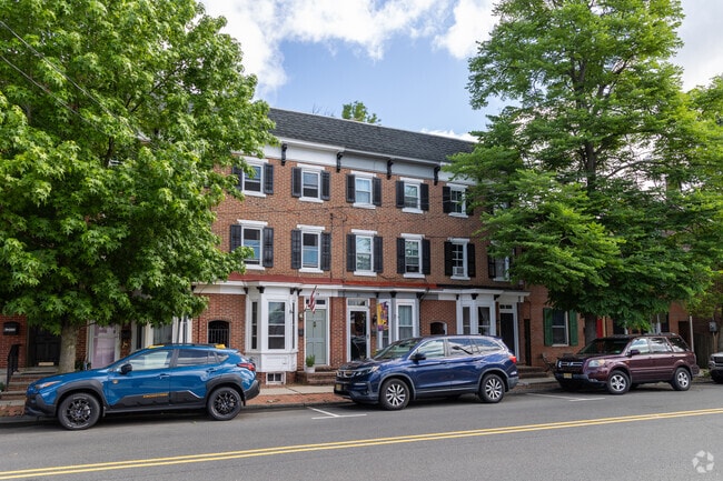 There is plenty of on street parking in Bordentown.
