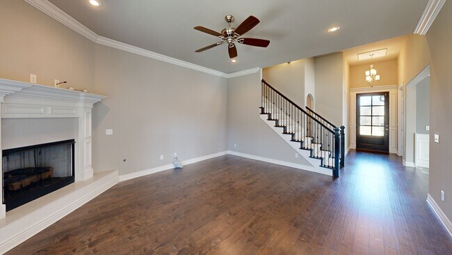 702 SE Eaton St, Bentonville, AR 72712 - photo 2