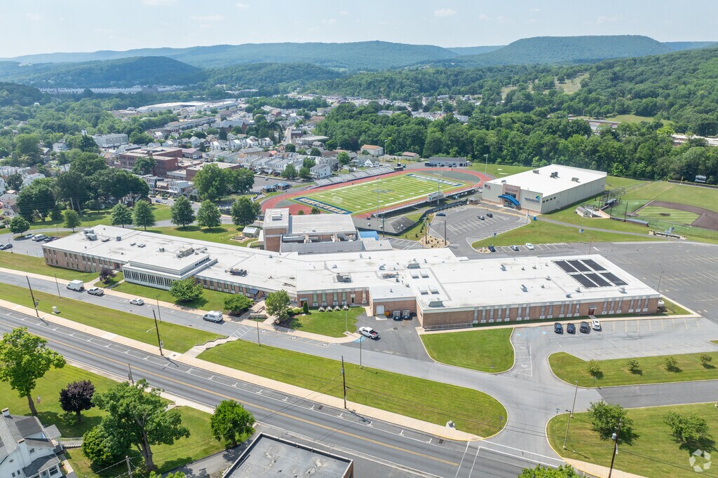 Schuylkill Haven Senior High School serves 445 students.