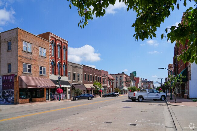 Residents of Beardsley love the convenience of Downtown Elkhart in their backyard.