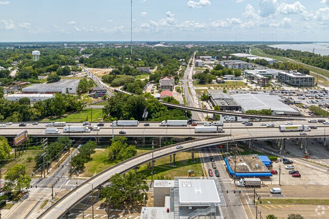 The Highlands/Perkins area is bordered to the north by I-10.
