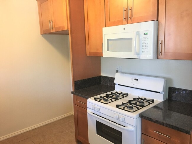 10424-10425 Parr Ave unit 10425 D, Los Angeles, CA 91040 - photo 3