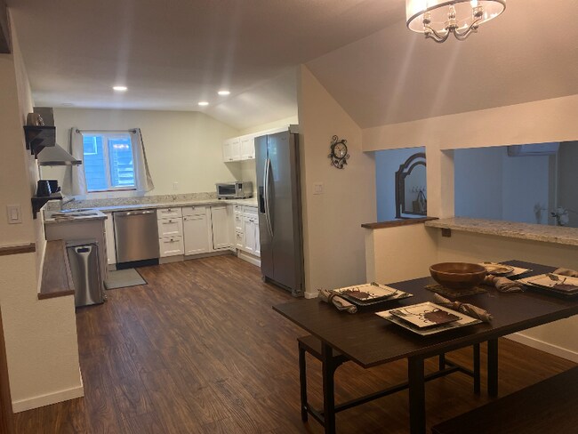 7766 SW Bayberry Dr unit FULLY FURNISHED LUXU, Beaverton, OR 97007 - photo 4