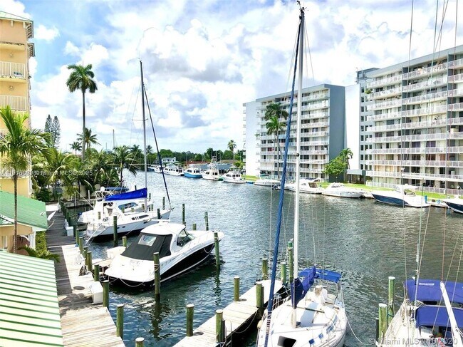 River Run South Condo, Miami, FL 33125 - photo 4