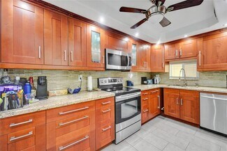 830 S Hollybrook Dr, Pembroke Pines, FL 33025