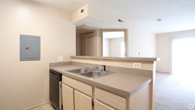 Sharon Glen, Columbus, OH 43229 - photo 2