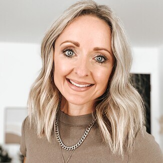 Mandi Walton