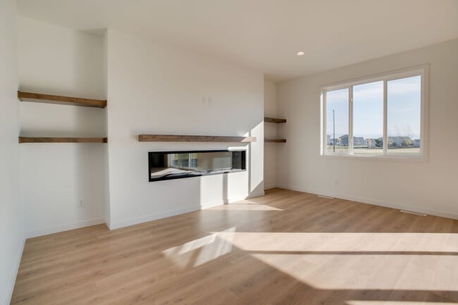 5816 James Dr W unit 37410355, West Fargo, ND 58078 - photo 2