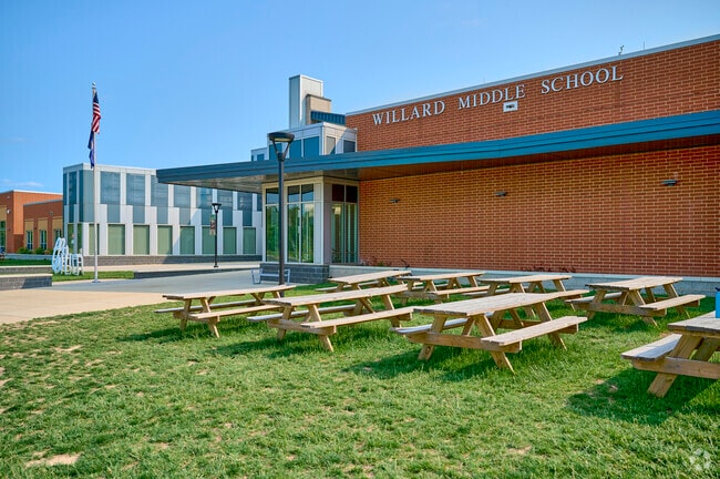 Willard Middle School has an outdoor picnic area for Willowsford students.