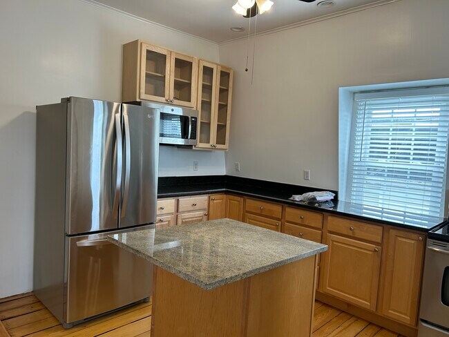 331 Spring St unit 3, Newport, RI 02840 - photo 2