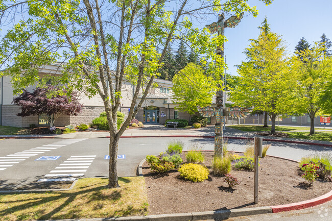Niche gives Crownhill Elementary School an overall rating of a B-.
