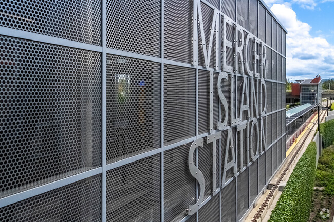 Mercerwood locals will be very happy when Mercer Island Station opens early '26.