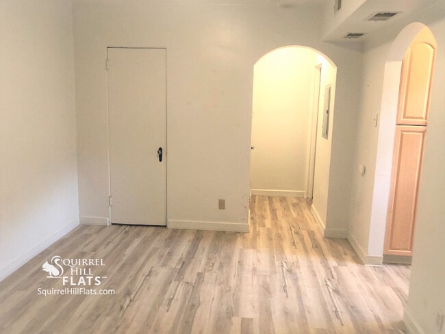 5712 Phillips Ave unit B8, Pittsburgh, PA 15217 - photo 7