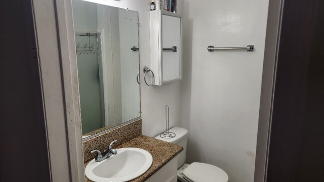 Burton Almont, Los Angeles, CA 90048 - photo 6