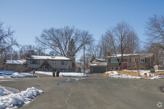 Split levels with the second most popular homestyle in the Sunnyside neighborhood.