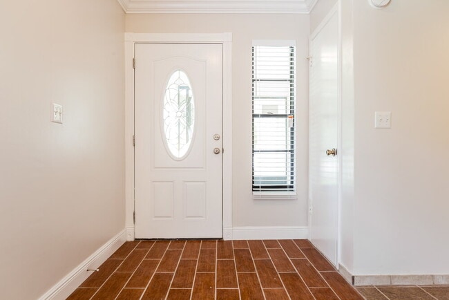 402 E Springtree Way, Lake Mary, FL 32746 - photo 2