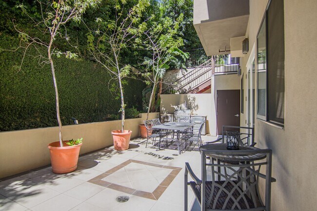 Live on the Boulevard Apartments in Sherman Oaks., Sherman Oaks, CA 91403 - photo 6