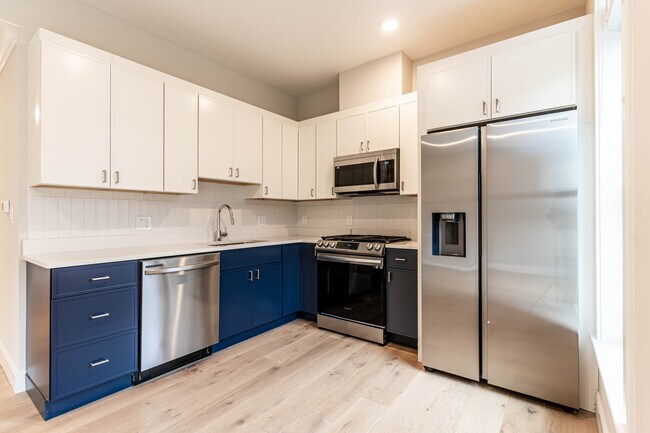 157 Everett St unit 301, Boston, MA 02134 - photo 2