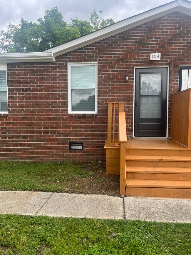 104 Tuckahoe Square E, Nashville, TN 37207 - photo 2