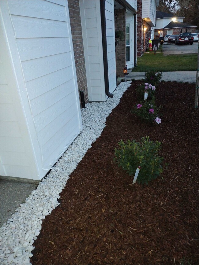 11823 Morgan Hill Ct unit D, Baton Rouge, LA 70818 - photo 3