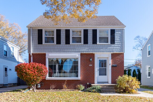 Colonial home styles appear throughout Parkway’s established neighborhood.