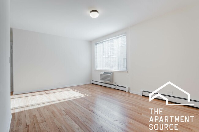 424 W Oakdale Ave unit 301, Chicago, IL 60657 - photo 2