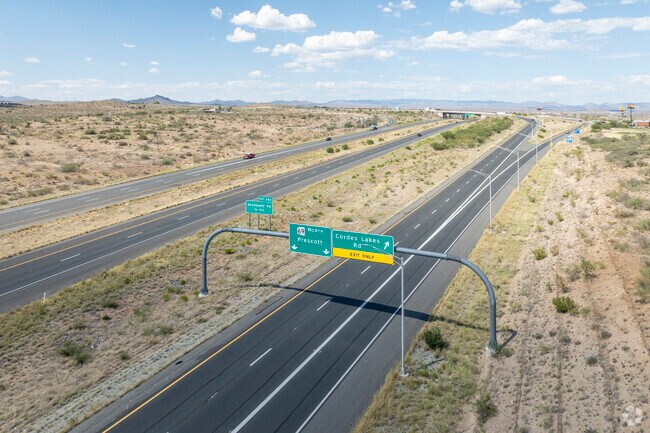 Cordes Lakes has convenient access to Arizona State Route 69 and Interstate 17.