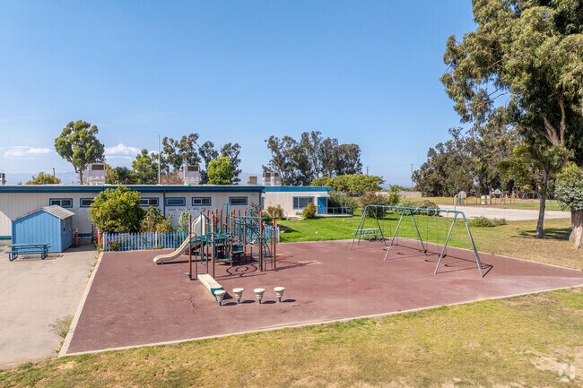 Laguna Vista Elementary School received a B+ by Niche for how diverse the school is.