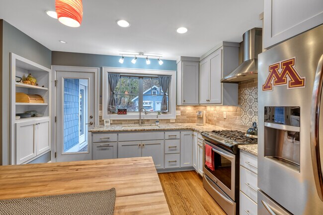 5050 Manitou Rd, Excelsior, MN 55331 - photo 7