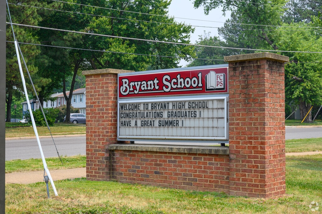 Welcome to Bryant High School serving students 9-12.
