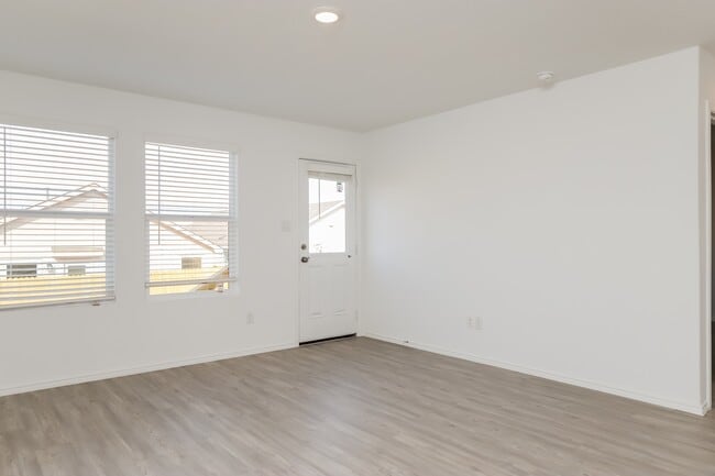 2811 Millikan Dr, Converse, TX 78109 - photo 3