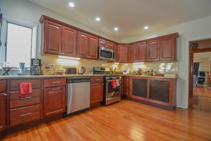 37 Walker St unit 2, Somerville, MA 02144 - photo 1