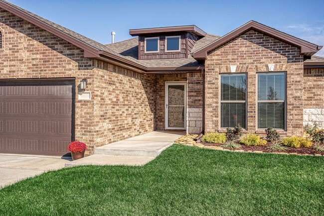 26819 W 83rd Terrace, Lenexa, KS 66227 - photo 2