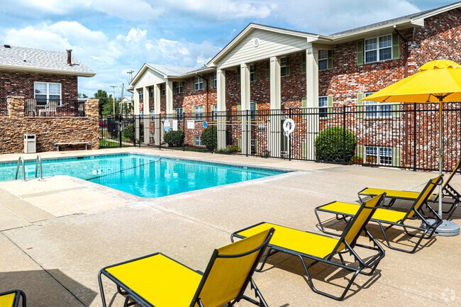 Columbia Crossing, Columbia, MO 65202 - photo 4