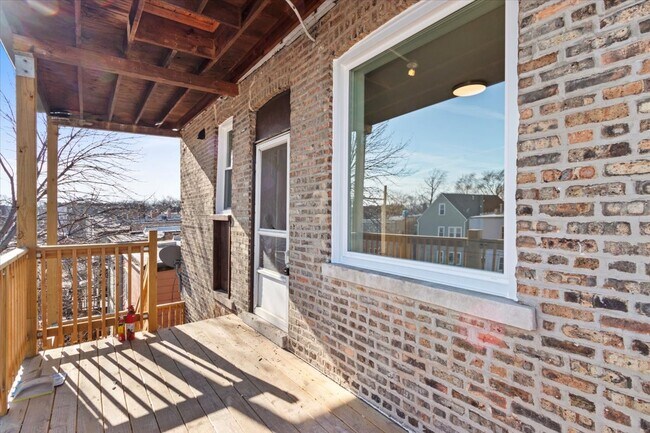 4343 N Spaulding Ave unit 2, Chicago, IL 60618 - photo 7
