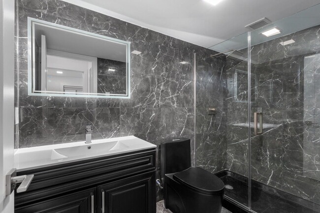 University Square, Saint Louis, MO 63130 - photo 4