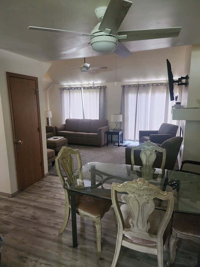 1810 Briarwood Ct unit 1808, de Pere, WI 54115 - photo 5