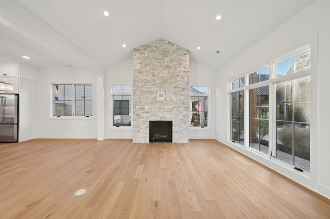 2835 Katmai Dr, Columbus, OH 43228 - photo 6