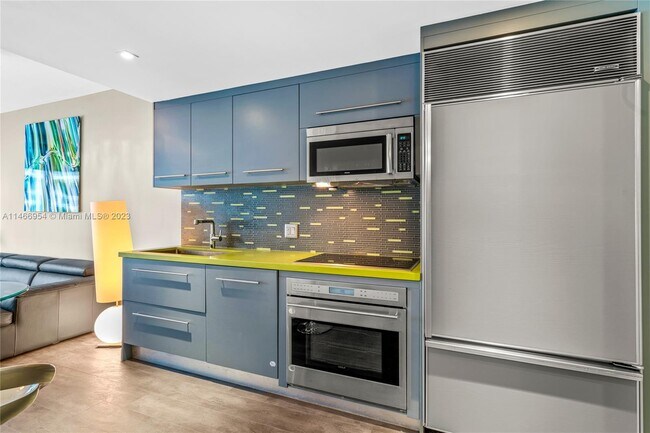 Icon Brickell Tower 2 unit 4805, Miami, FL 33131 - photo 6