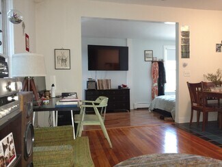 22 Hingham St Unit 2, Cambridge, MA 02138