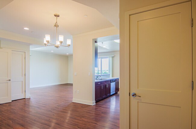 Live on the Boulevard Apartments in Sherman Oaks., Sherman Oaks, CA 91403 - photo 7